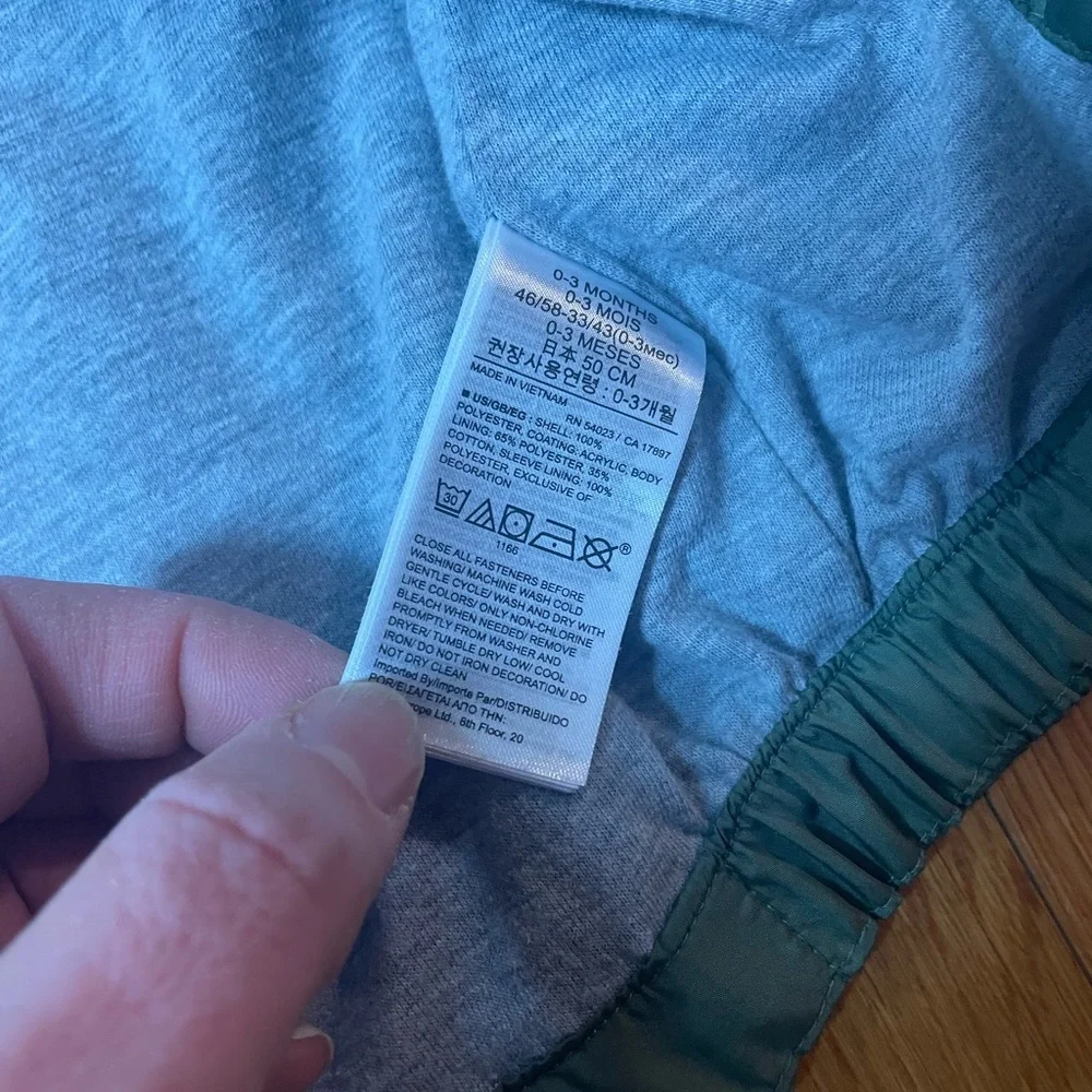 GAP Olive Kids‎ Hooded light weight Dino hooded jacket 0-3months